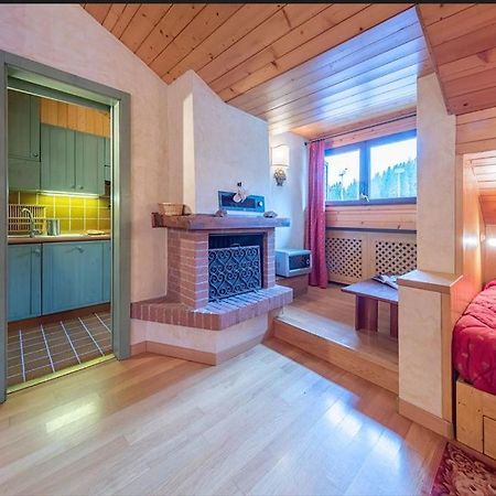 Apartmán Deliziosa Mansarda Ai Piedi Della Pista 3Tre Madonna Exteriér fotografie