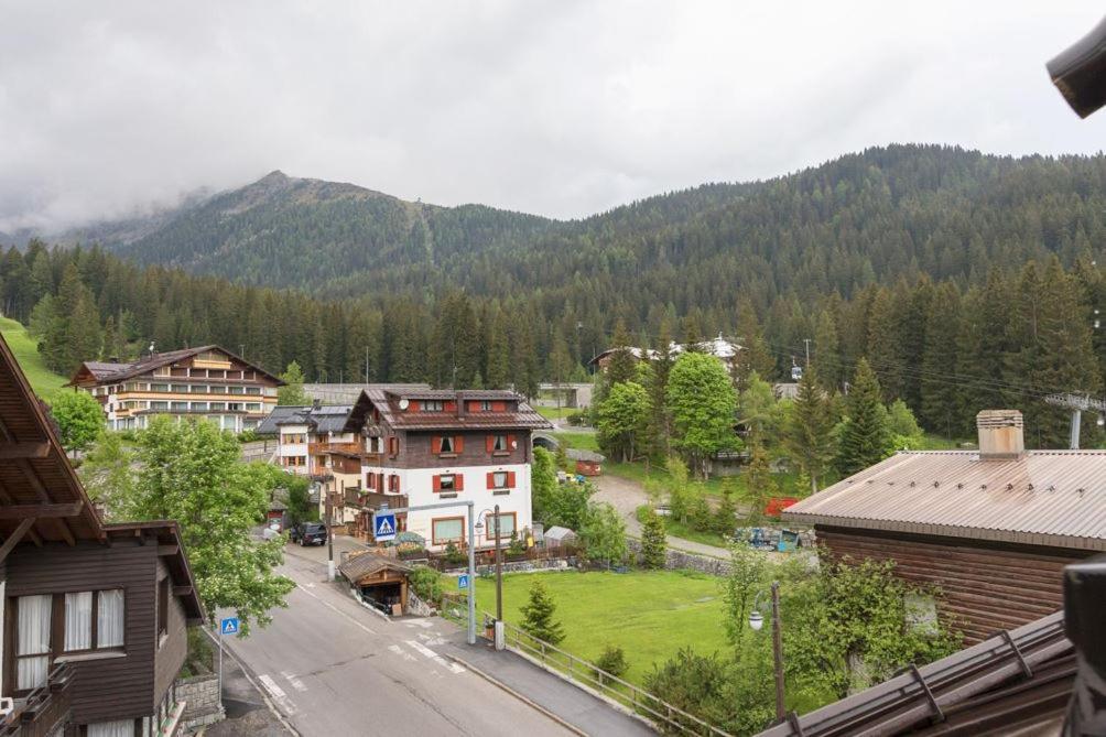 Apartmán Deliziosa Mansarda Ai Piedi Della Pista 3Tre Madonna Exteriér fotografie